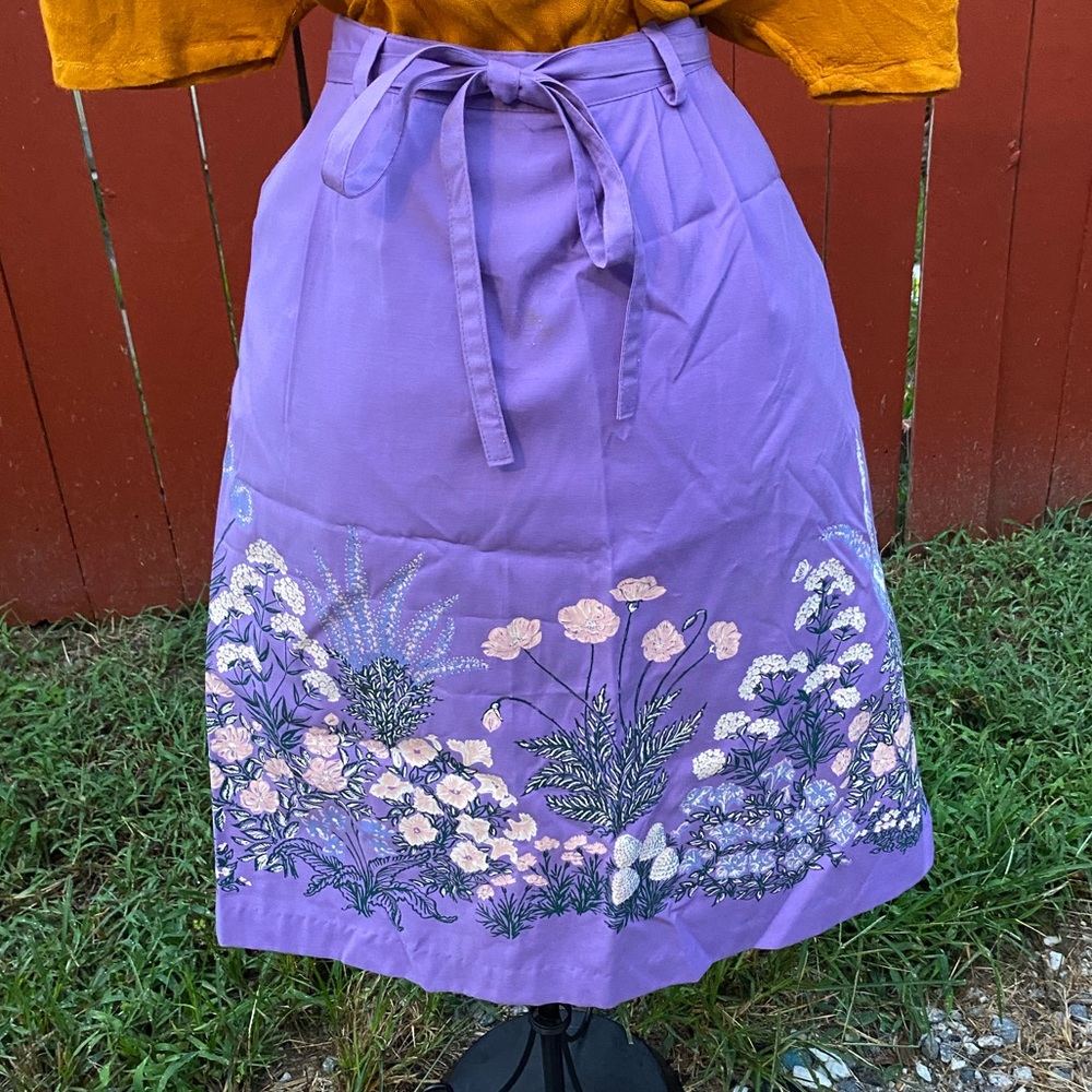 Gorgeous vintage painted wrap skirt - Picture 2 of 15